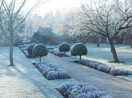 Well edged flower beds, give the winter garden formal elegance