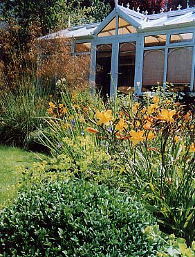 Large traditional garden