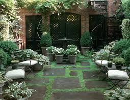  A hansom shady courtyard seating area.